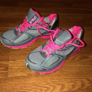 FILA girls tennis shoes